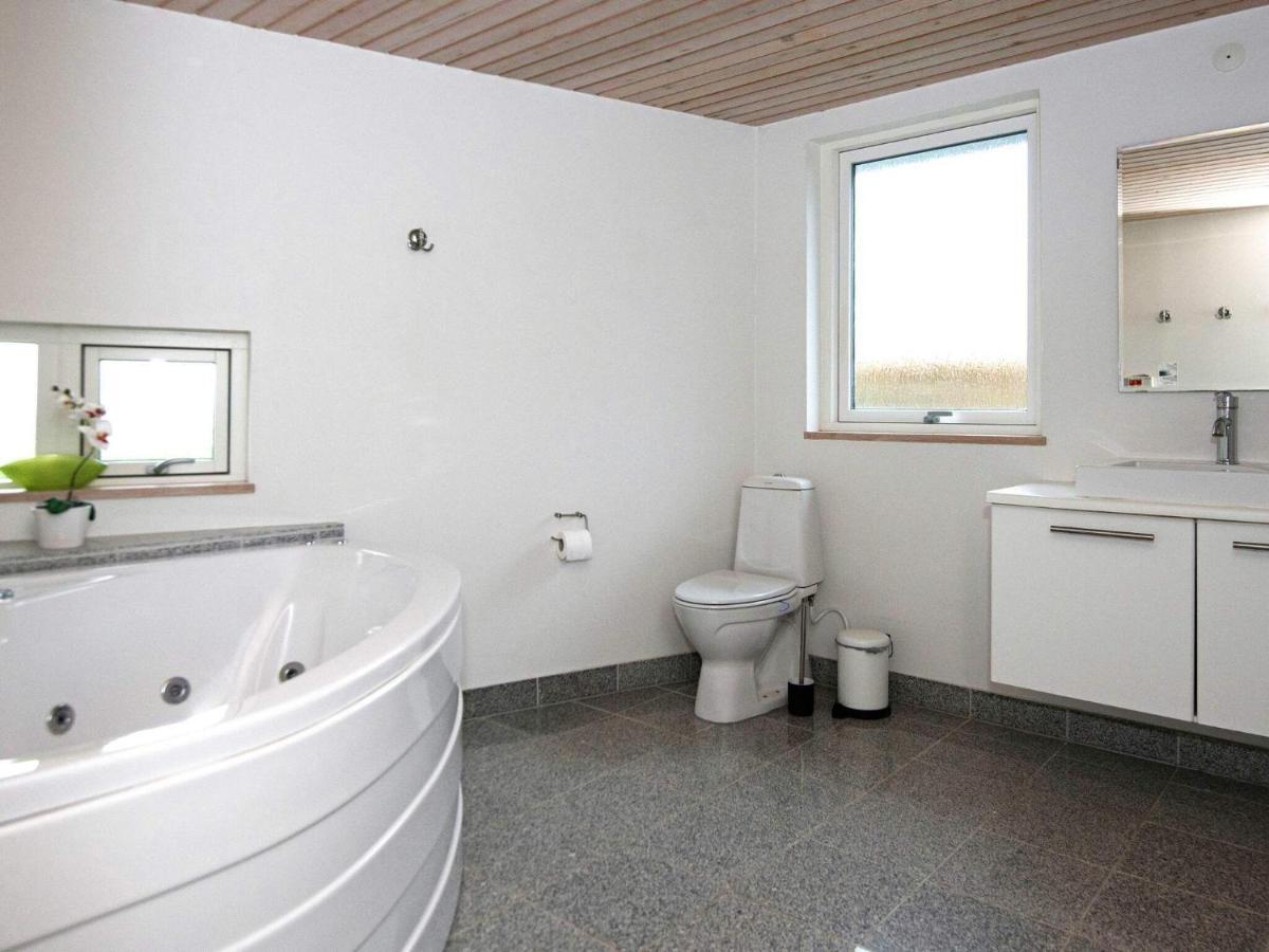 8 Person Holiday Home In เอเบลทอฟต์ ภายนอก รูปภาพ